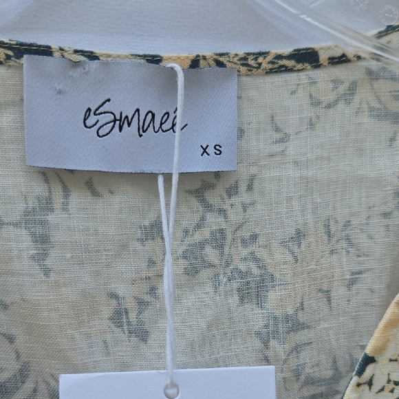 Esmaee Floral Mini Dress - Picture 2 of 7